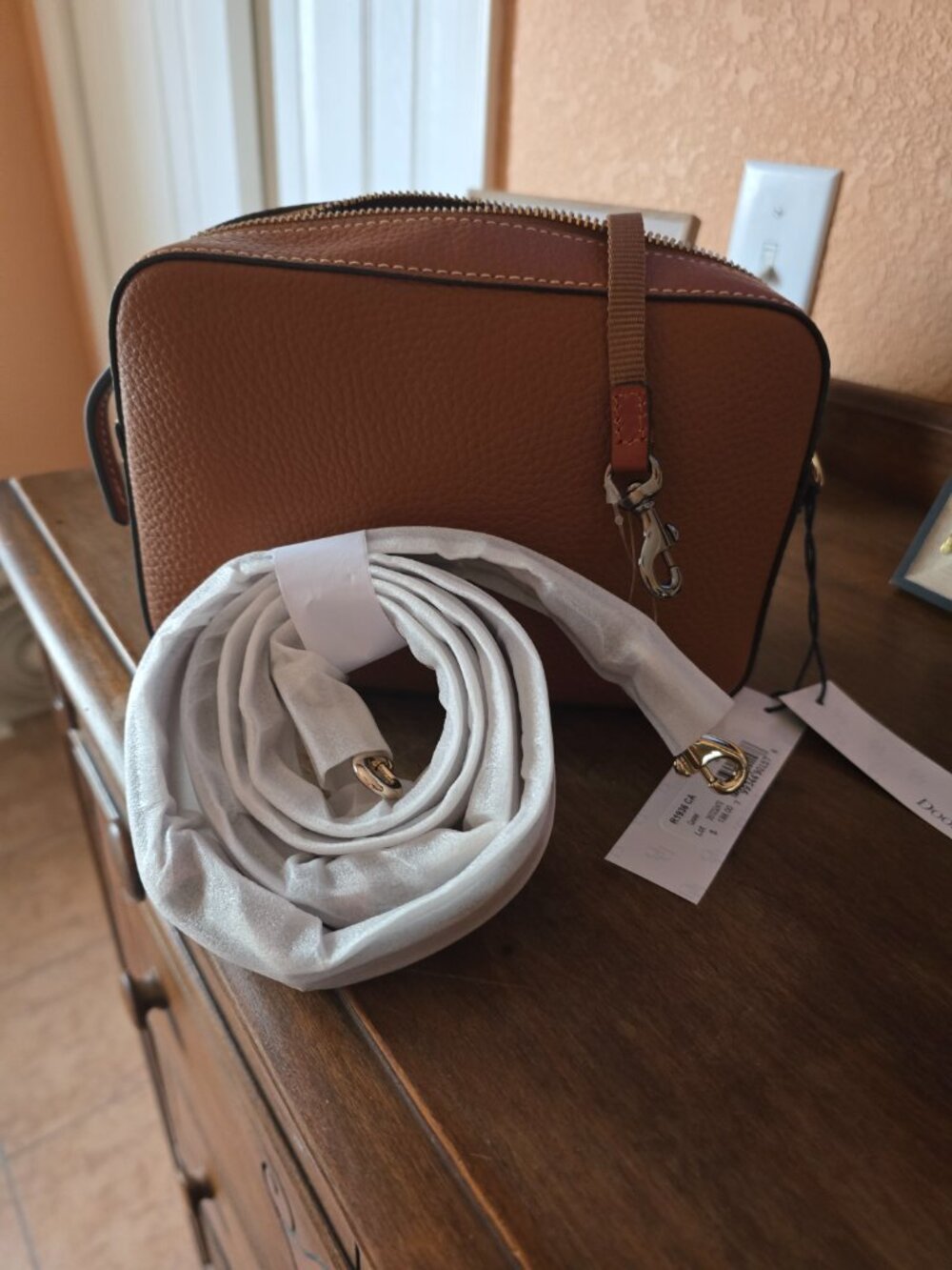 Pebble Grain Camera Zip Crossbody - Picture 6 of 14
